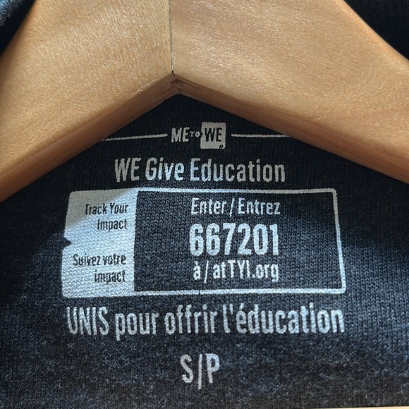 Women’s small black crewneck - Picture 3 of 3